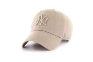 New York Yankees Cap - SoulensWay Travel, Photography Tips and Gear